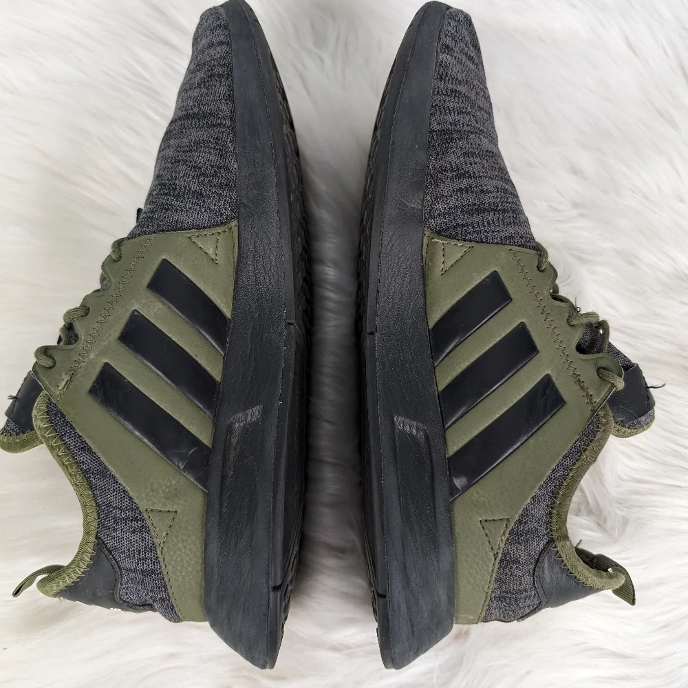 Adidas lightweight running shoes, women's size 6.5, olive - Picture 4 of 9